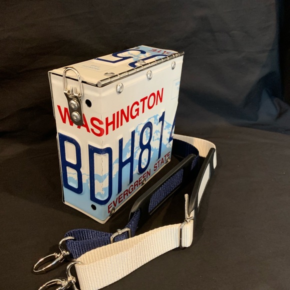 Handbags - Handmade Washington License Plate Crossbody Bag